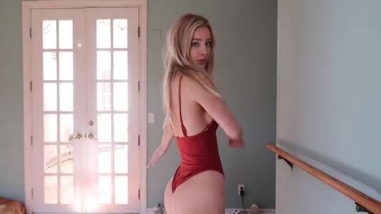 Daisy Keech sexy video